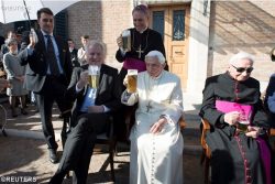 Bento XVI festeja com amigos e familiares seus 90 anos