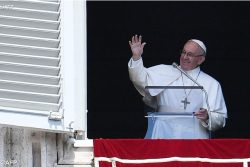 Papa: a misericórdia abre a porta da mente e do coração Papa: a misericórdia abre a porta da mente e do coração