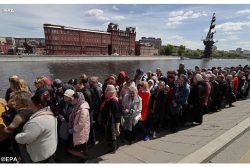2 km de fila para ver relíquias de São Nicolau em Moscou 2 km de fila para ver relíquias de São Nicolau em Moscou