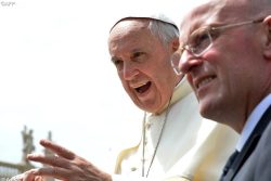 Representante da Santa Sede avalia locais para sediar eventos da JMJ no Panamá