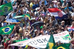 As saudações do Papa aos grupos na Praça São Pedro