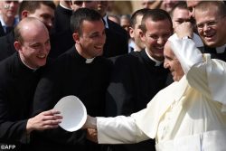 Jovens sacerdotes estão no coração do Papa, diz Cardeal Stella