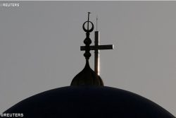 Legião de Honra à carmelita libanesa por trabalho no campo educativo e inter-religioso
