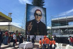 caminhando-ao-local-de-nascimento-do-profeta-recorda-100-anos-de-romero