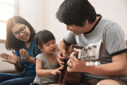 Eu e minha casa serviremos ao Senhor: áudio, cifra e letra familia-catolica-tocando
