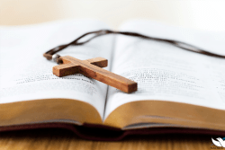 mes-da-biblia-cruz